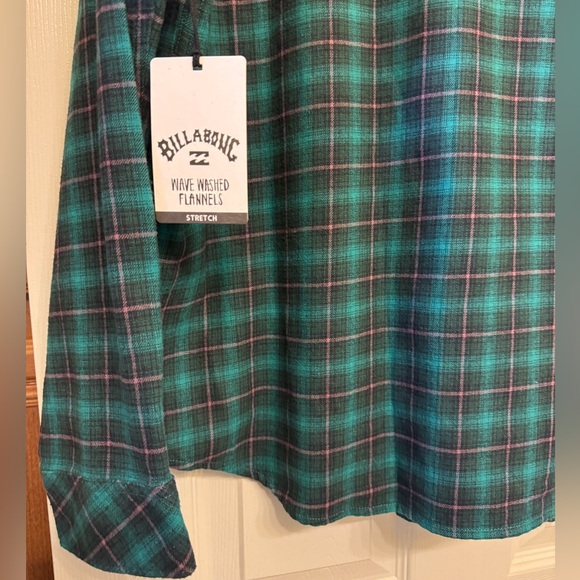 Billabong Teal and Red Plaid Casual Shirt - Picture 4 of 5